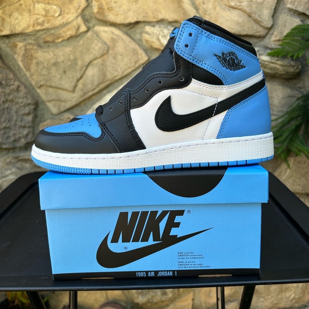 Air Jordan 1 High “UNC Toe” Size 6Y